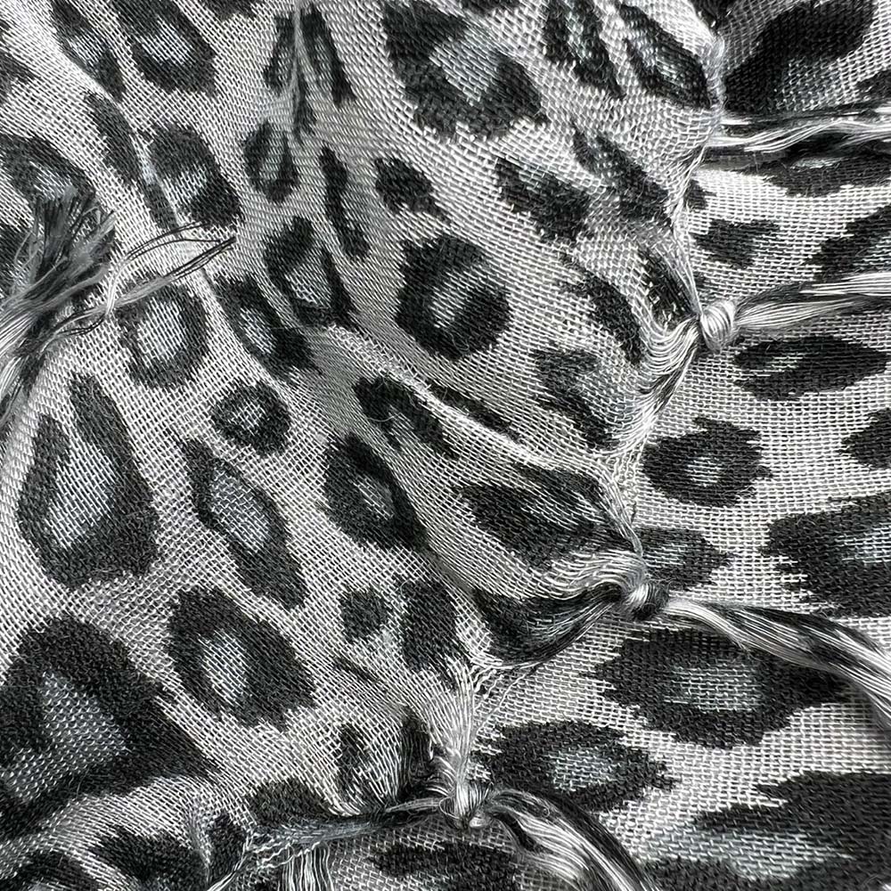 Shop 2pcs Minimalist Head Scarf,Grey Leopard Square Scarf ,Luxe Look For Evening Wear,Vacation,Daily Life,Evening Party,Office